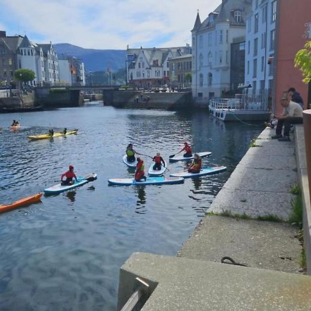 Free Parking Space, 2 Bed Room, Short Walk To Brosundet Ålesund Exterior foto